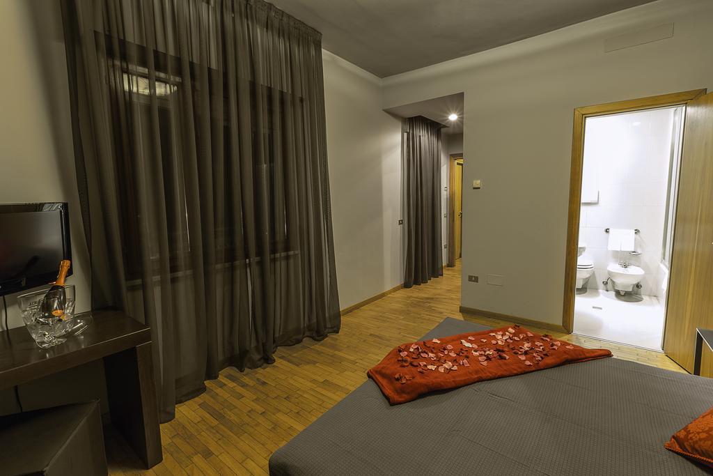 Capo Horn Hotel Darfo Boario Terme Bagian luar foto